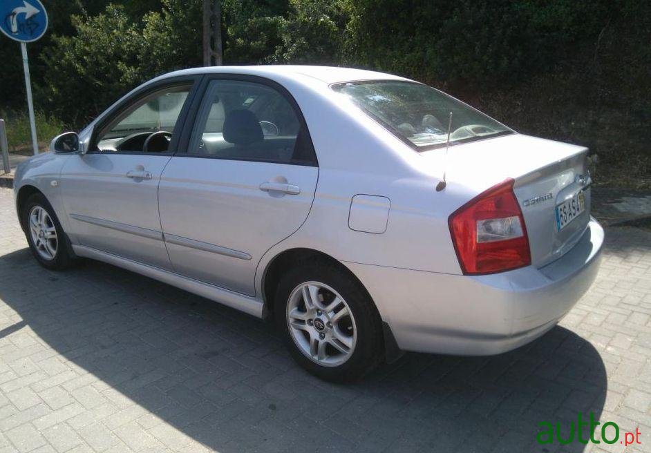 2005' Kia Cerato 1.5 Crdi Ex photo #1