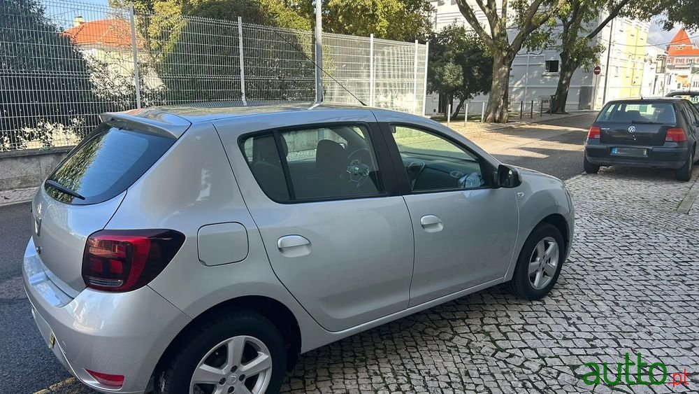 2017' Dacia Sandero Comfort photo #2