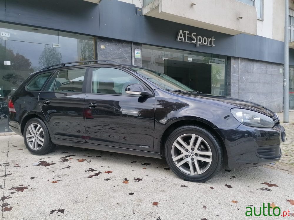 2010' Volkswagen Golf Variant photo #5