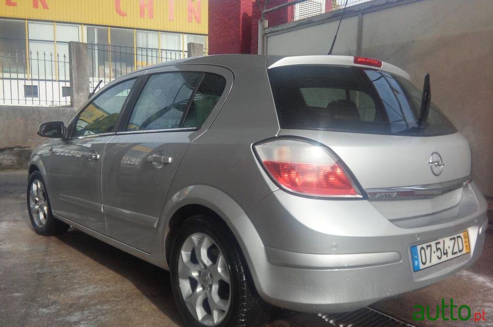 2004' Opel Astra 1.7 Cdti Cosmo M5 photo #4