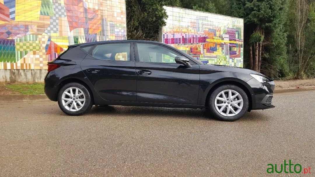 2021' SEAT Leon photo #5