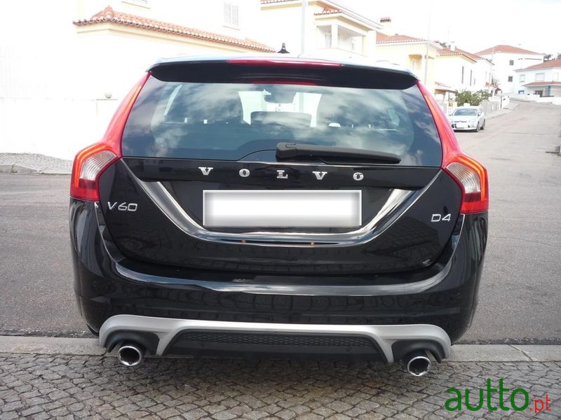 2014' Volvo V60 2.0 D4 R-Design photo #4