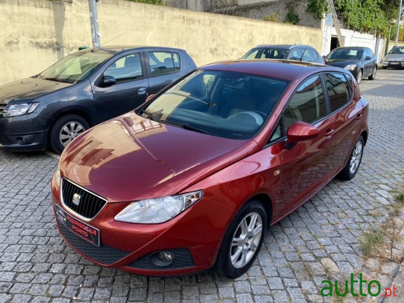 2010' SEAT Ibiza photo #2