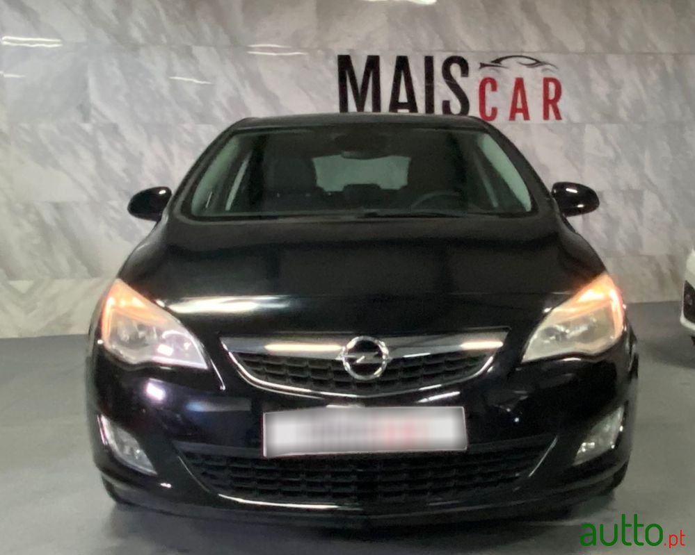 2010' Opel Astra 1.3 Cdti Cosmo photo #3