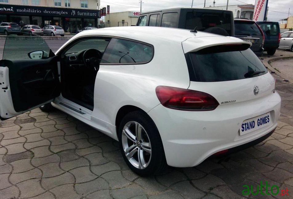 2011' Volkswagen Scirocco 2.0 Tdi R-Line photo #1