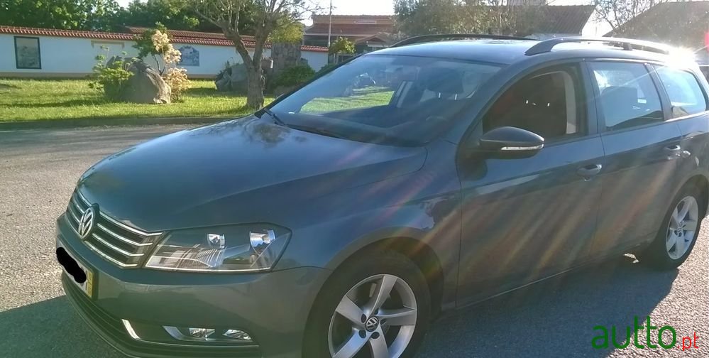 2012' Volkswagen Passat Variant photo #1