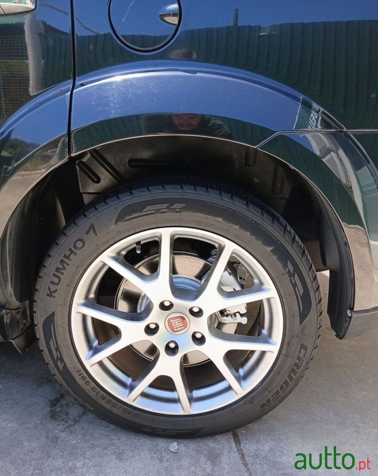 2014' Fiat Freemont photo #5