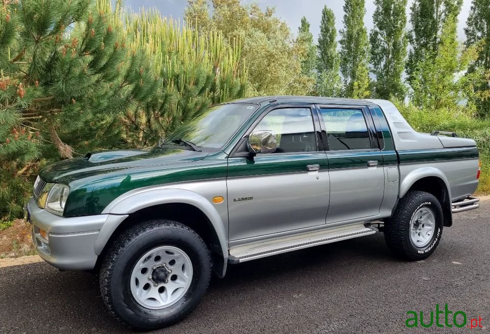 2001' Mitsubishi L200 photo #1