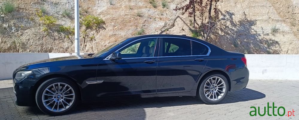 2012' BMW Série 7 D Pack M photo #2