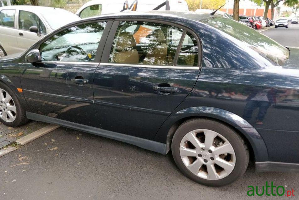 2002' Opel Vectra 16V Elegance photo #1