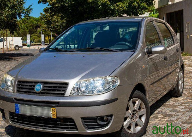 2005' Fiat Punto photo #2