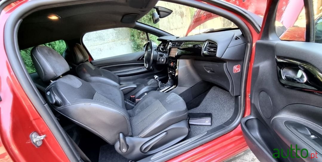 2012' Citroen DS3 photo #5