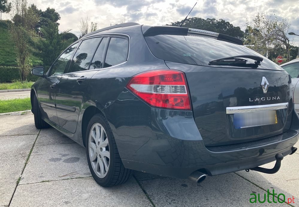 2009' Renault Laguna Break photo #3