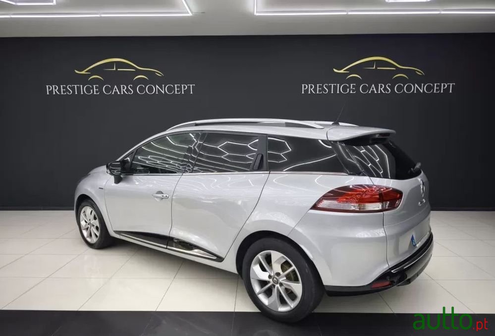 2019' Renault Clio Sport Tourer photo #4