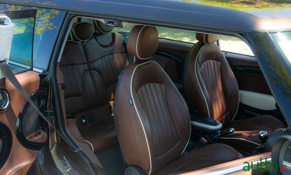 2008' MINI Clubman Cooper D photo #5