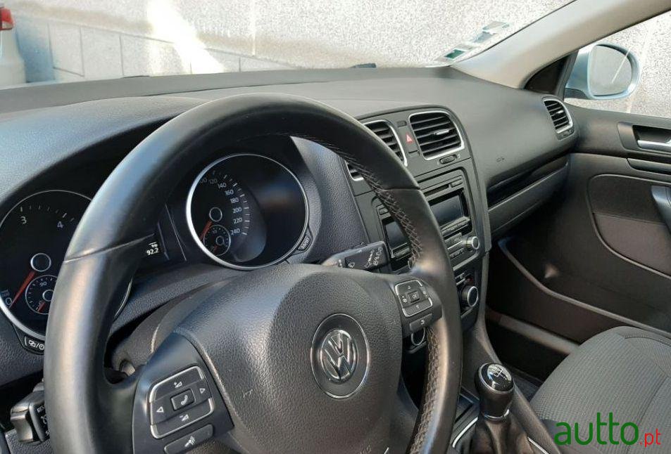 2012' Volkswagen Golf Variant photo #4