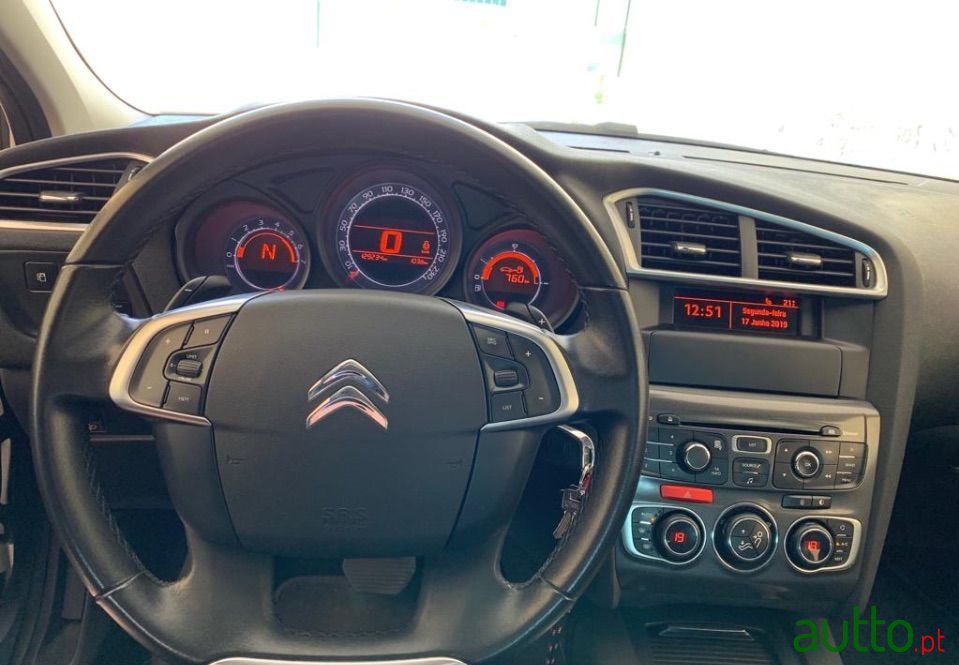 2013' Citroen C4 photo #6