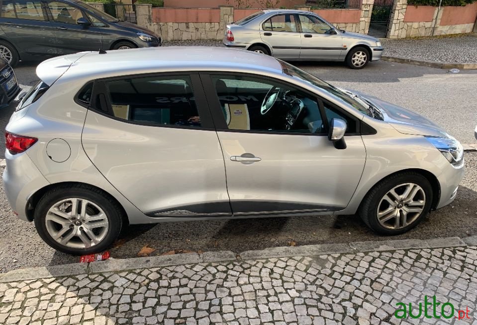 2019' Renault Clio photo #2