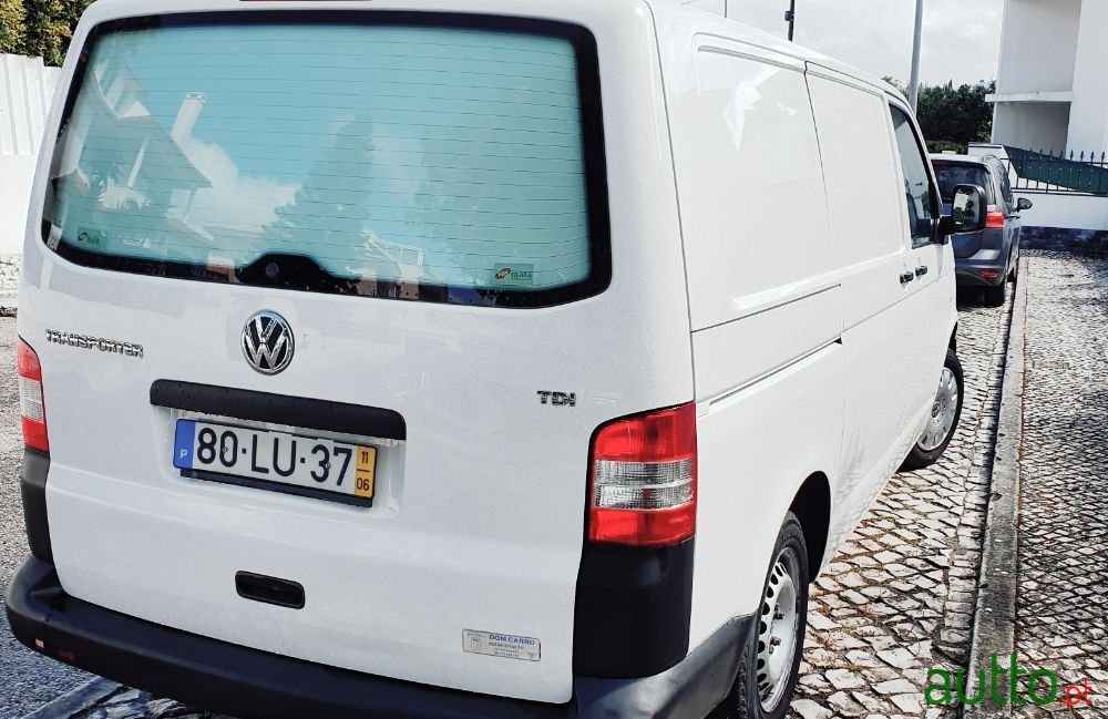 2011' Volkswagen Transporter photo #4