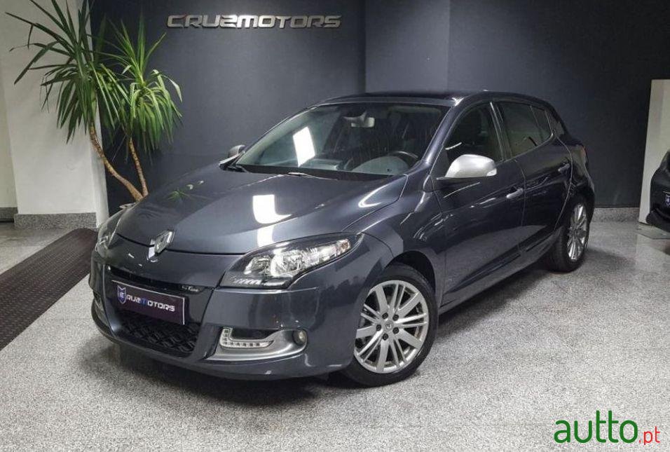 2012' Renault Megane photo #1