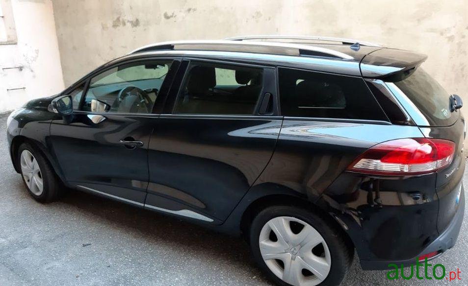 2016' Renault Clio Sport Tourer photo #1