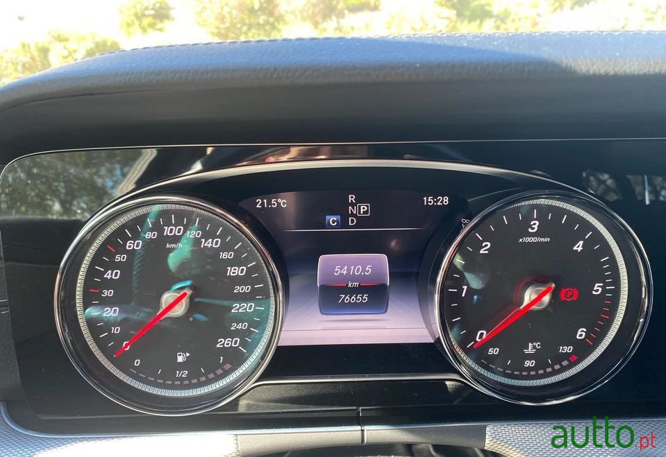 2018' Mercedes-Benz E-220 photo #2