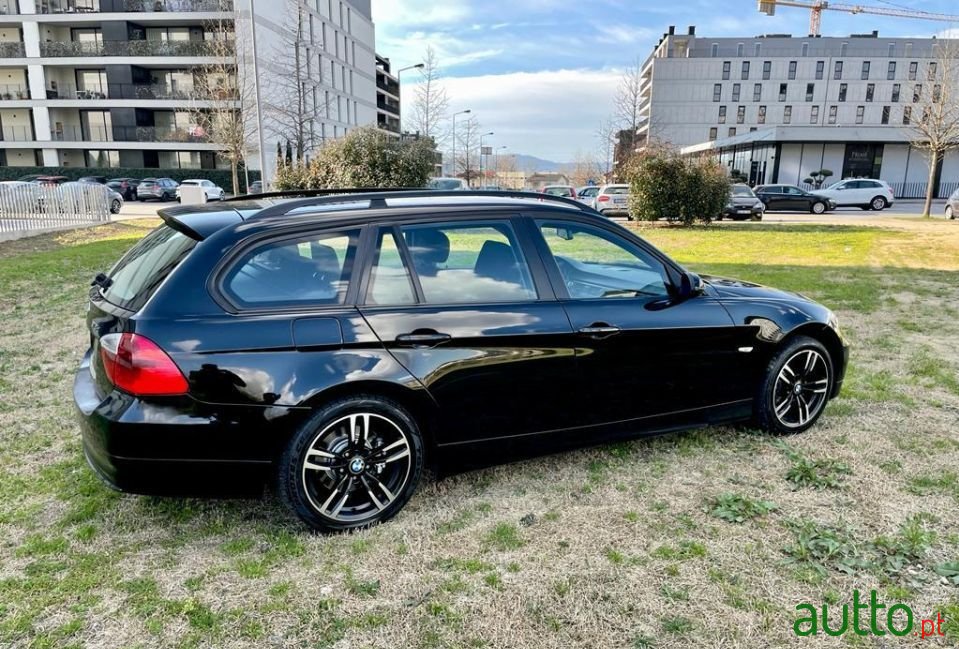 2008' BMW 318 photo #3