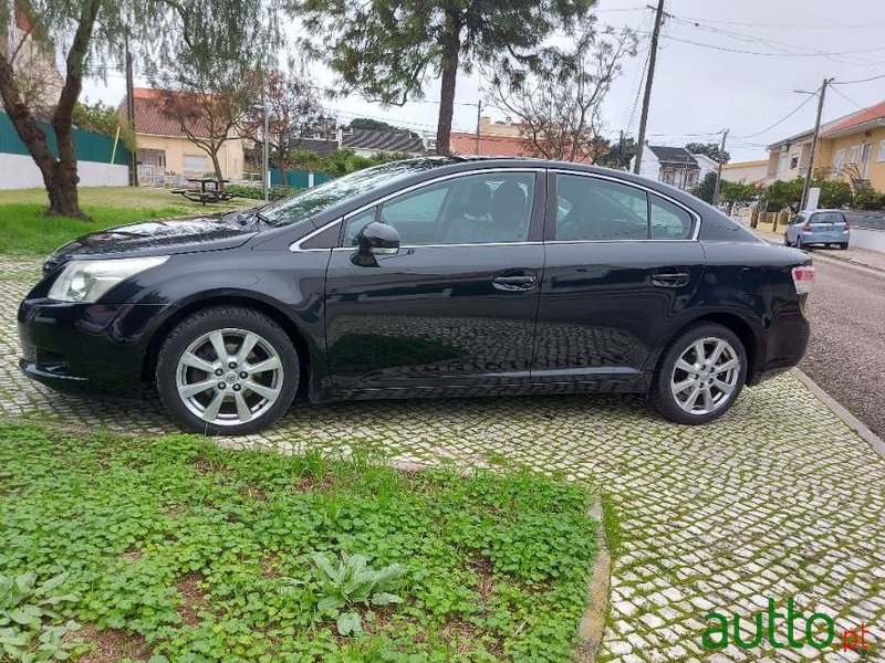 2010' Toyota Avensis photo #1