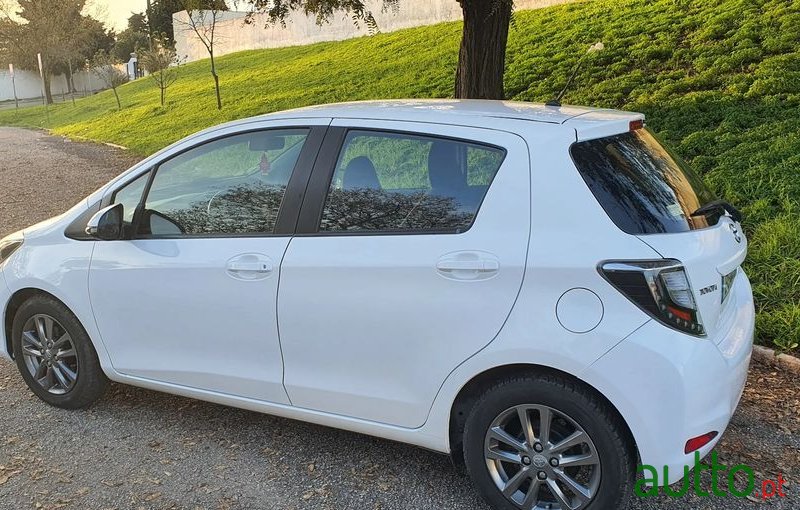 2014' Toyota Yaris photo #6