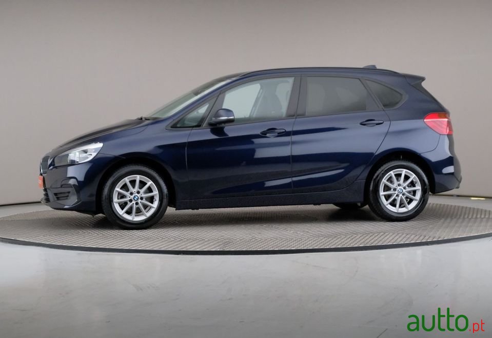 2019' BMW 216 Active Tourer photo #4