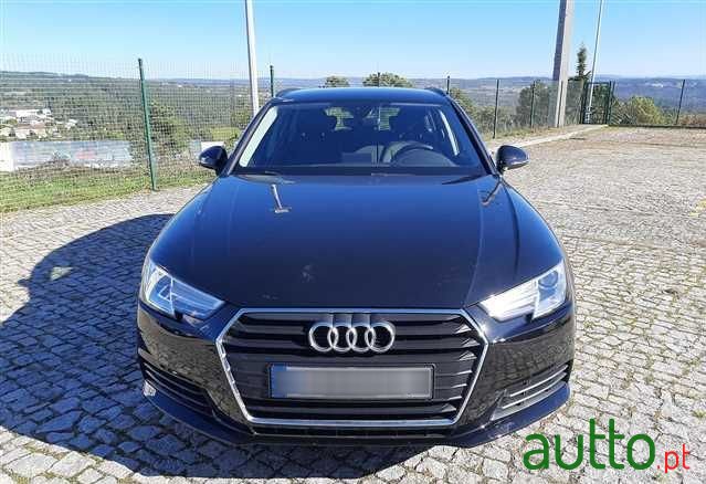 2017' Audi A4 Avant photo #3