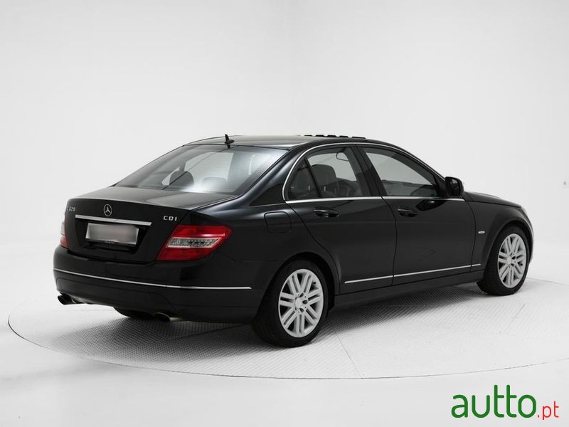2008' Mercedes-Benz Classe C photo #4