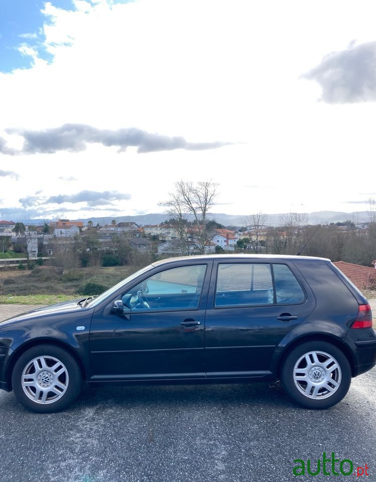 2001' Volkswagen Golf 1.4I 25 Anos photo #5