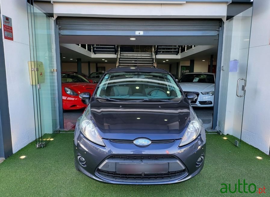 2009' Ford Fiesta photo #2