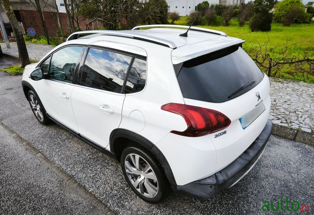2016' Peugeot 2008 photo #3