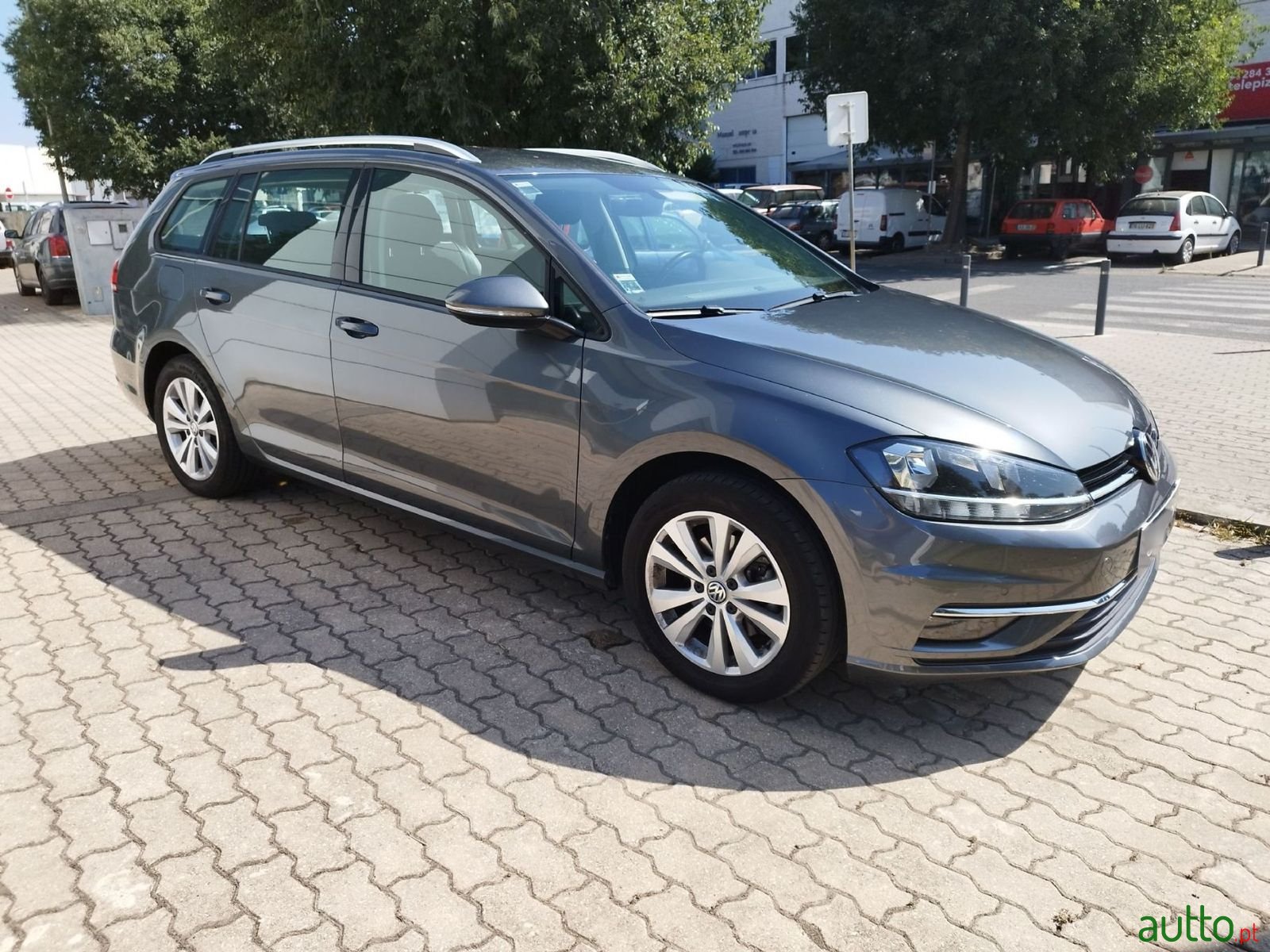 2019' Volkswagen Golf Variant photo #1