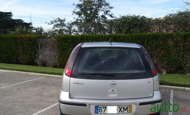 2004' Opel Corsa photo #2