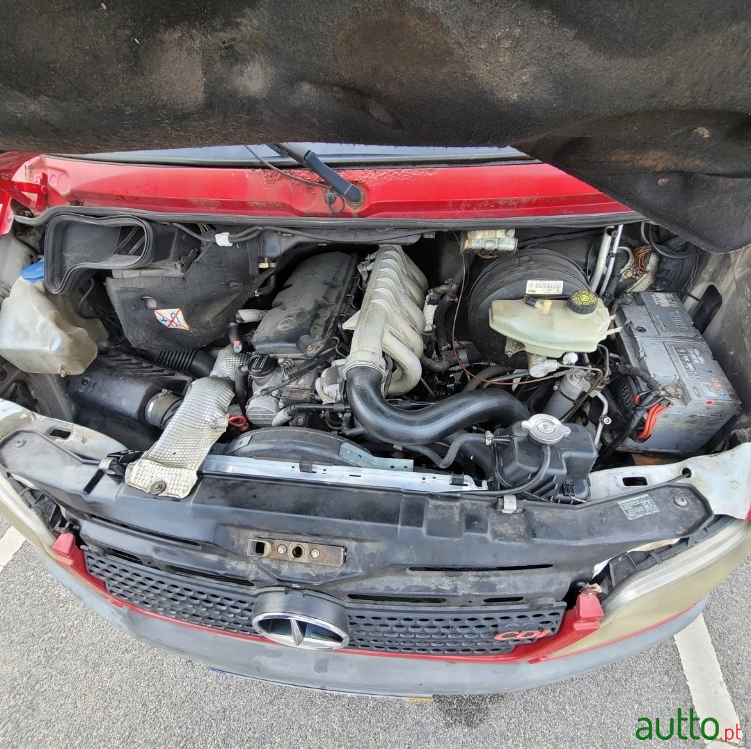 2005' Mercedes-Benz Model 416 NF DCI photo #5