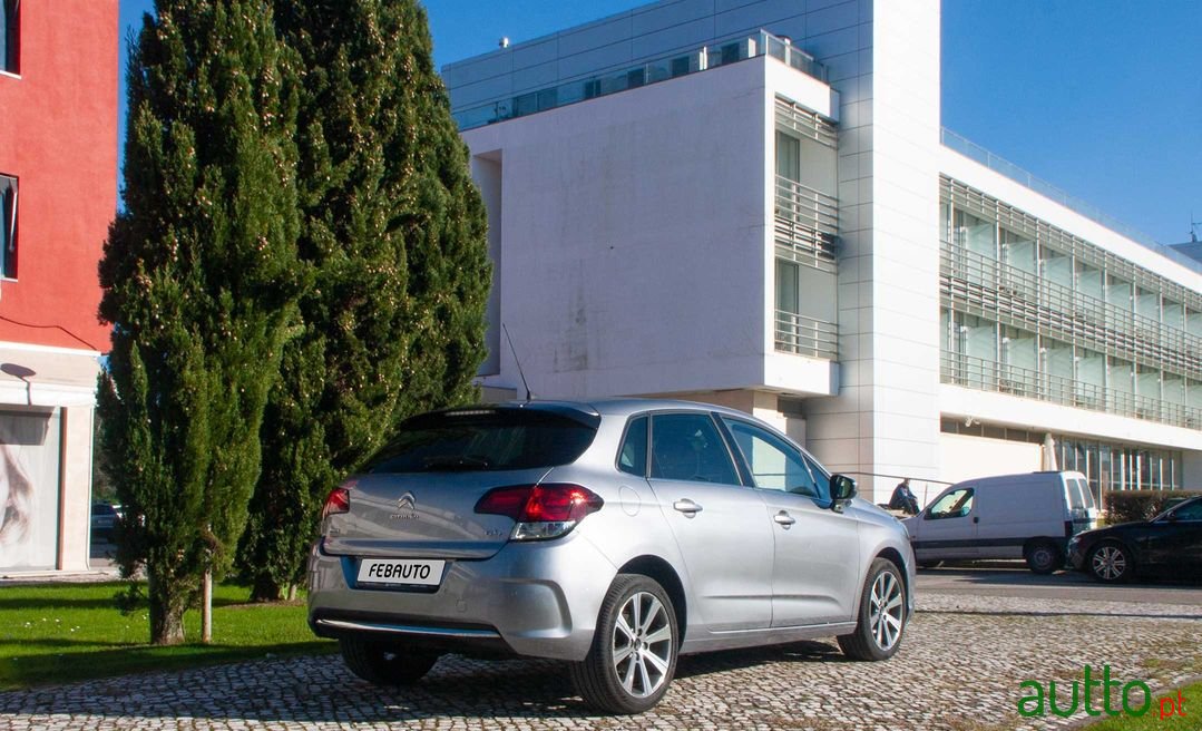 2016' Citroen C4 photo #3