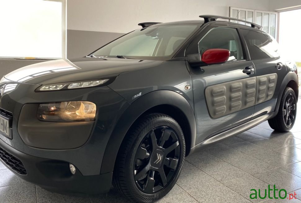 2017' Citroen C4 Cactus photo #1