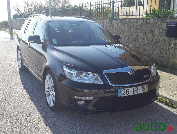 2010' Skoda Octavia Break photo #4
