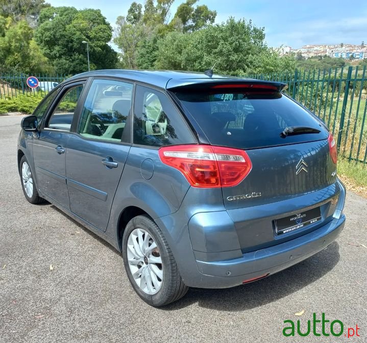 2008' Citroen C4 Picasso photo #6