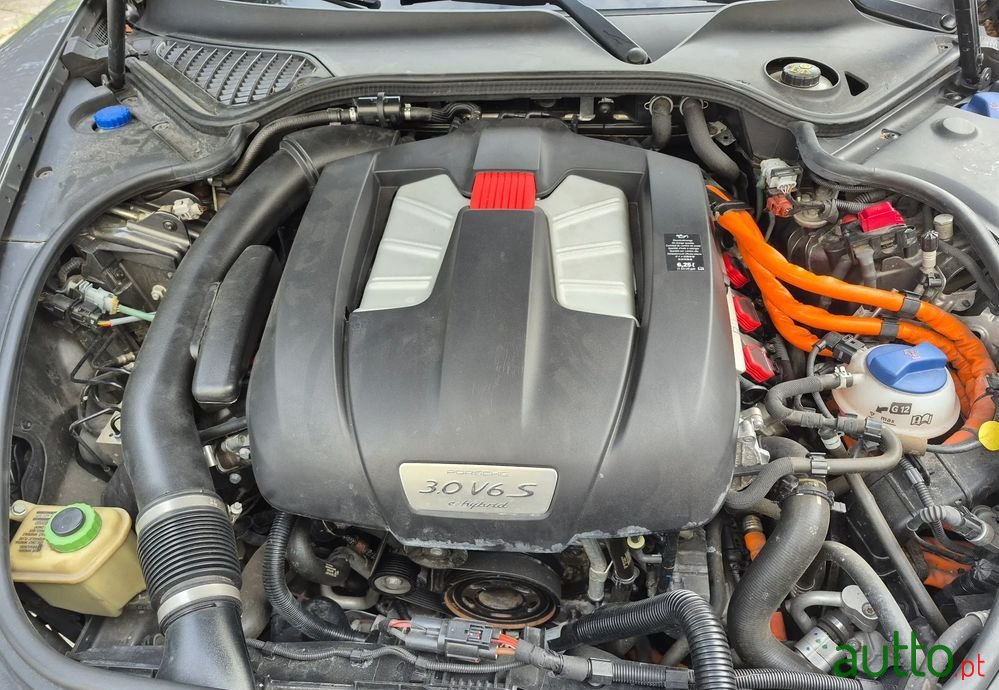 2016' Porsche Panamera S E-Hybrid photo #3