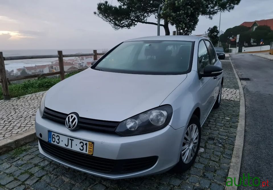 2010' Volkswagen Golf photo #1