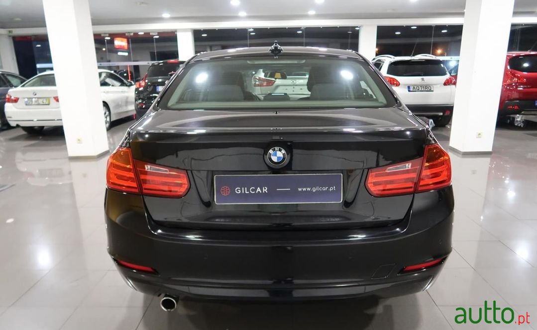 2013' BMW 318 photo #5