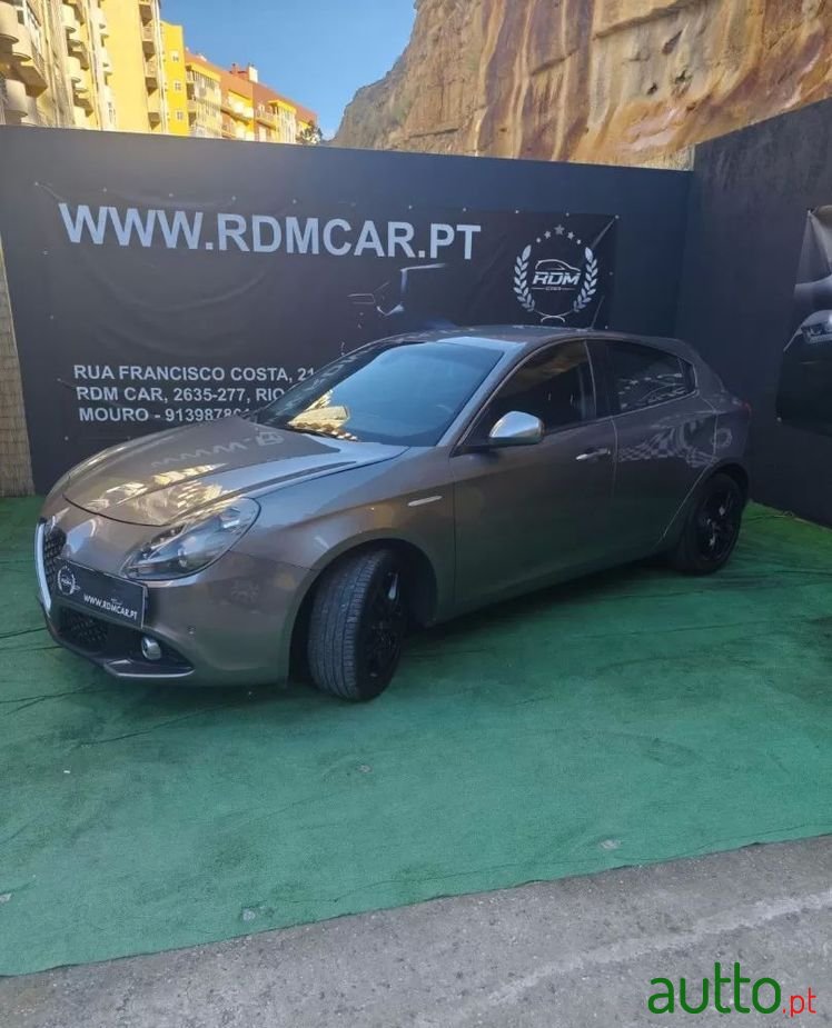 2016' Alfa Romeo Giulietta photo #3