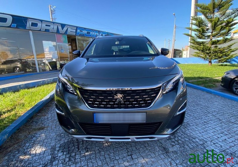 2019' Peugeot 5008 photo #3