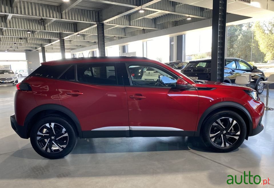 2021' Peugeot 2008 photo #5