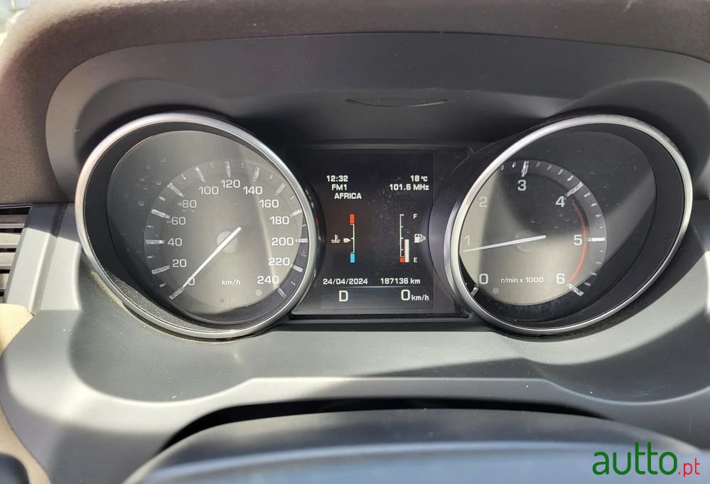 2014' Land Rover Range Rover Evoque photo #3