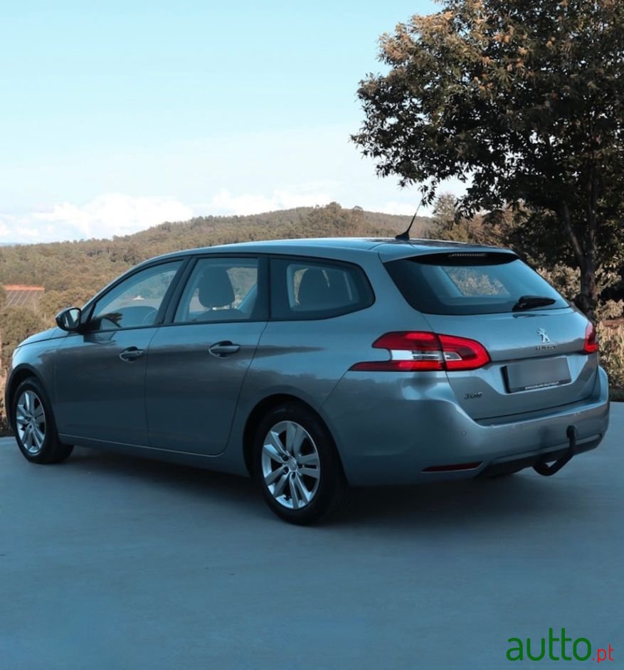 2018' Peugeot 308 Sw photo #2